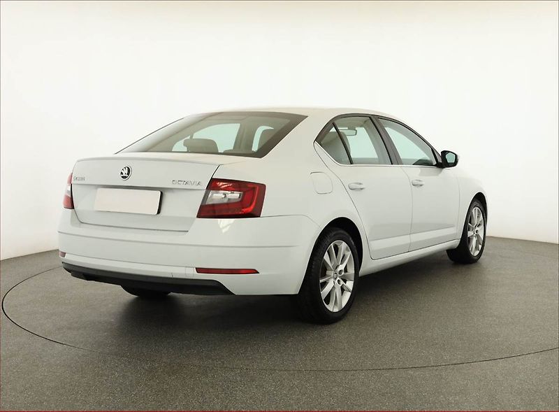 Škoda Octavia (2017) Style 1.8 TSI, Automat - fotka 5 z 21