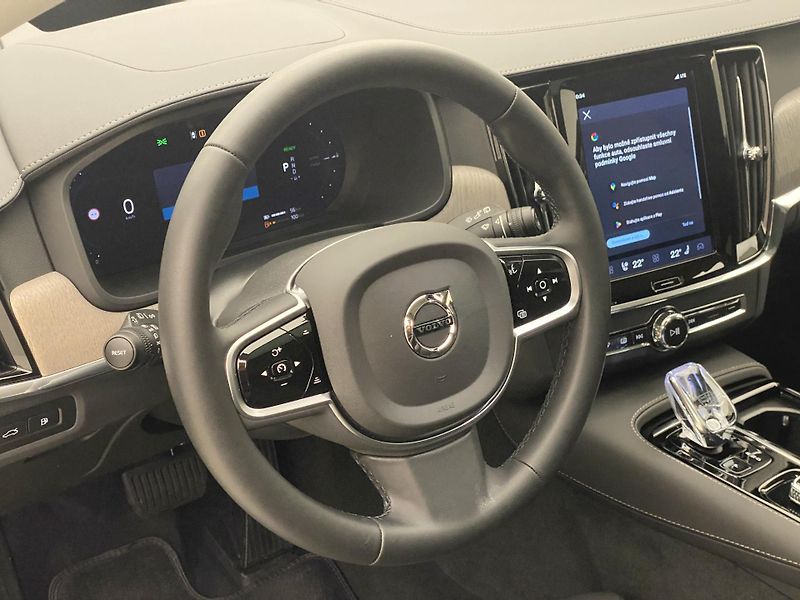 Volvo V90 T8 AWD RECHARGE BRIGHT ULTRA - fotka 19 z 58
