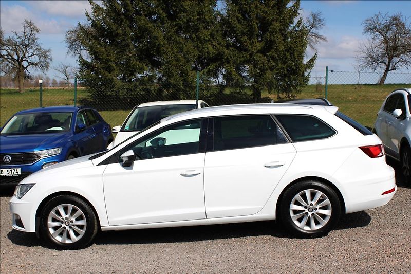Seat Leon 1,6 TDi ST 85kW STYLE,serviska - fotka 11 z 42