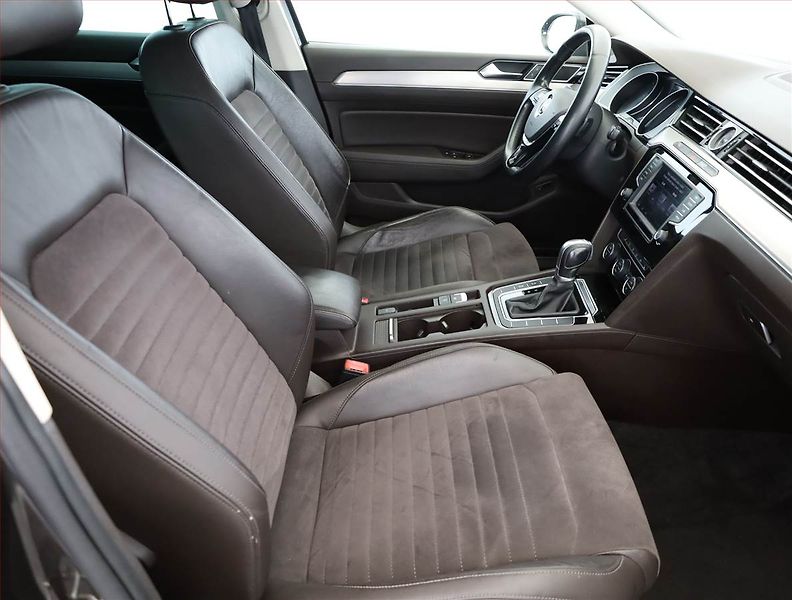 Volkswagen Passat (2016) Highline 2.0 TDI, Automat - fotka 7 z 19