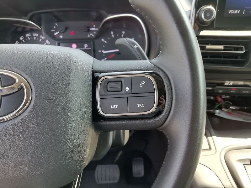 Toyota ProAce City Verso 1,5 D-4d A/T L2 Family Comfort - fotka 10 z 19