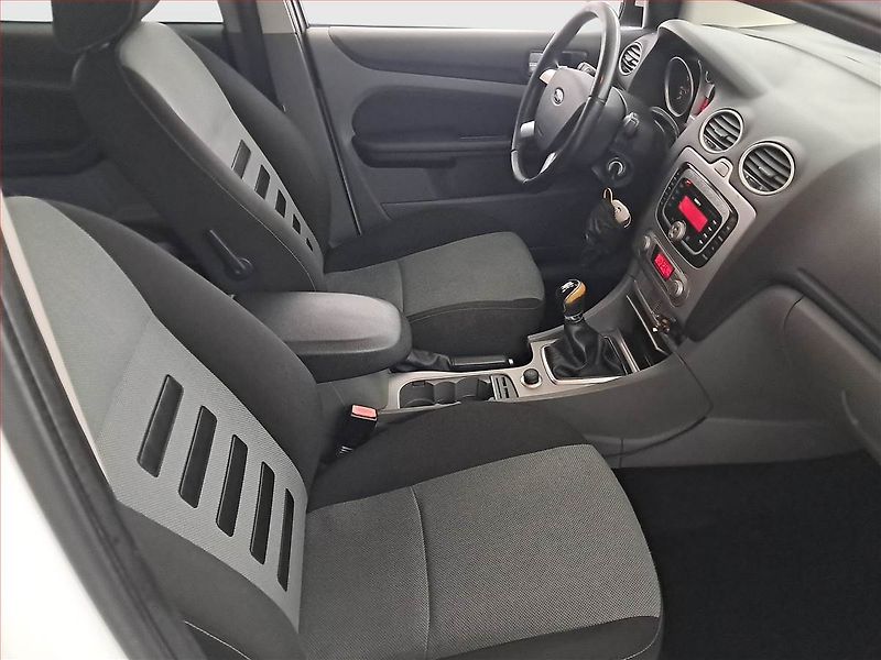 Ford Focus (2009) 2.0 16V, po STK - fotka 9 z 16