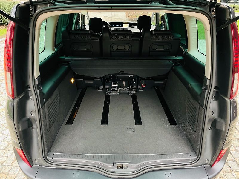 Renault Grand Espace 2.0dCi MANUÁL VÝHŘEV SENZORY - fotka 21 z 43