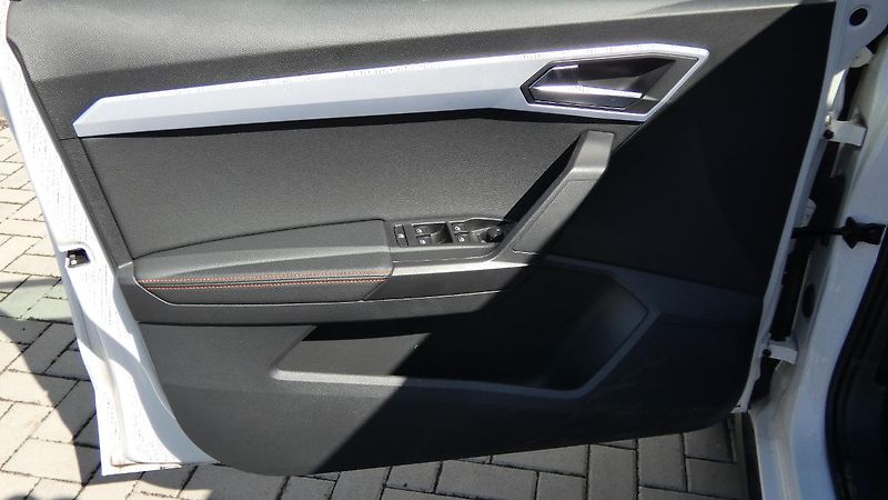 Seat Arona 1,0 TSi 81kW FR - fotka 8 z 23