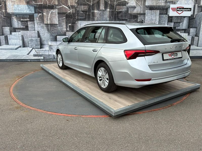 Škoda Octavia (2023) 2.0TDi, 85KW, ACC, KEYLESS,DPH - fotka 8 z 24