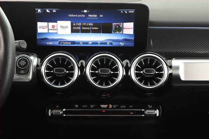 Mercedes-Benz GLB (2025) 200 d, AMG Line, Navigace - fotka 9 z 27
