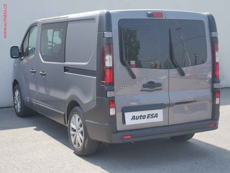 Renault Trafic (2018) 1.6dCi 6míst, AC, navi - fotka 6 z 14