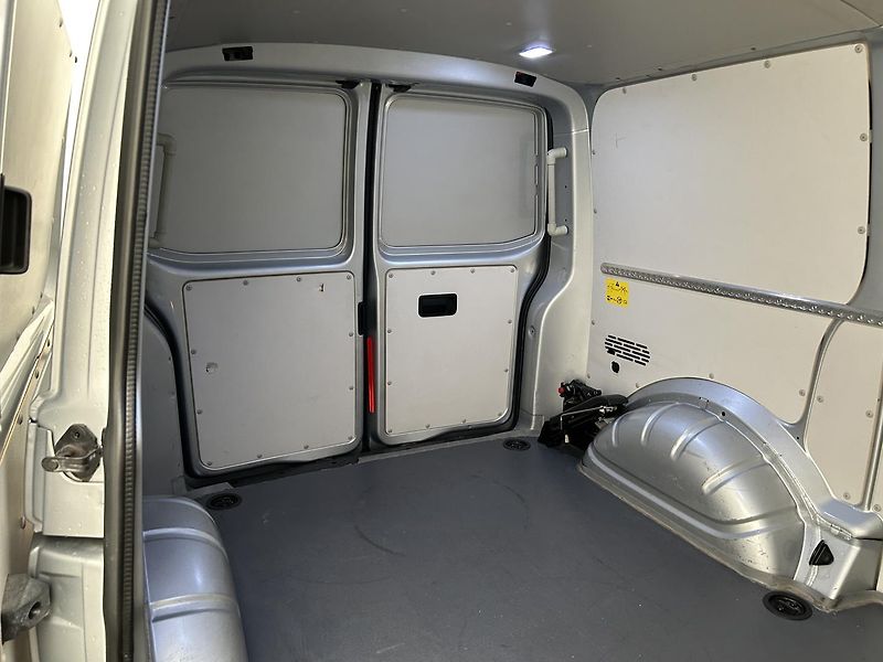 Volkswagen Transporter 2.0 TDI - fotka 20 z 22