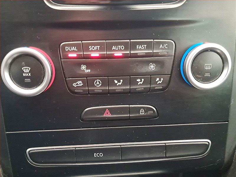 Renault Mégane (2017) 1.6 SCe, ČR,1.maj, Tempomat - fotka 13 z 16