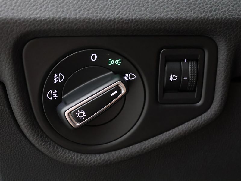 Volkswagen Touran 1,6 TDI 81kW Navi Tažné - fotka 15 z 34