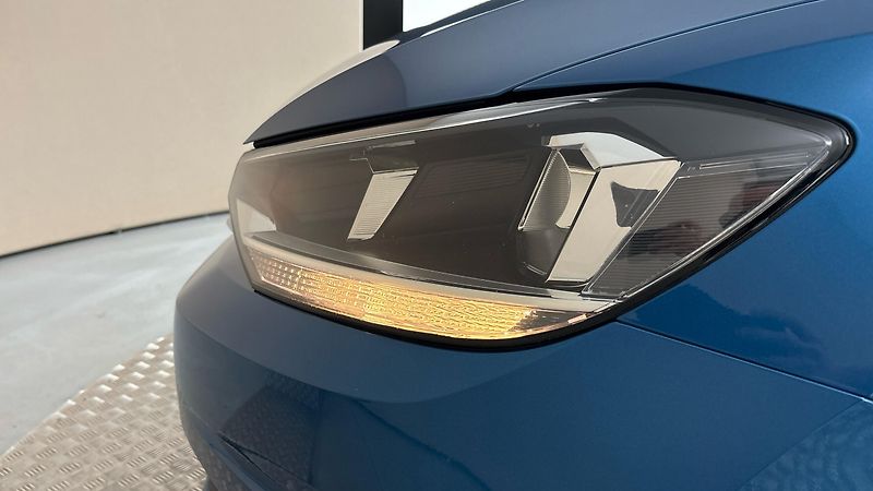 Volkswagen Touran 2.0 TDI Comfortline - fotka 18 z 26