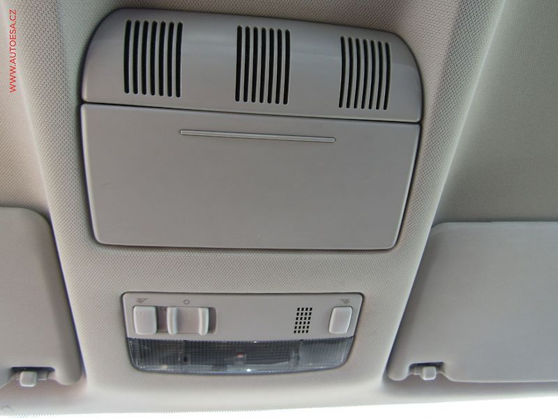 Škoda Octavia (2012) 1.6TDi, ČR, AC, výhřev sed - fotka 15 z 15