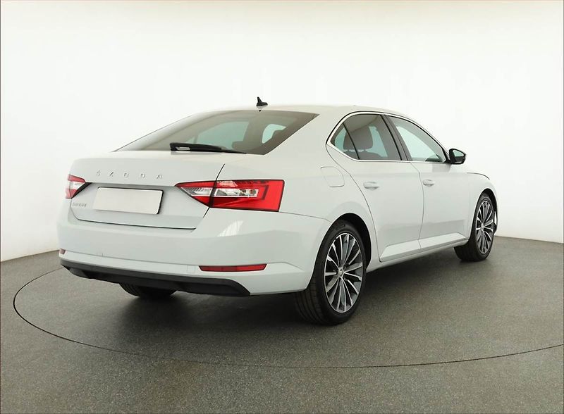 Škoda Superb (2019) 2.0 TDI, Automat, Tempomat - fotka 5 z 19