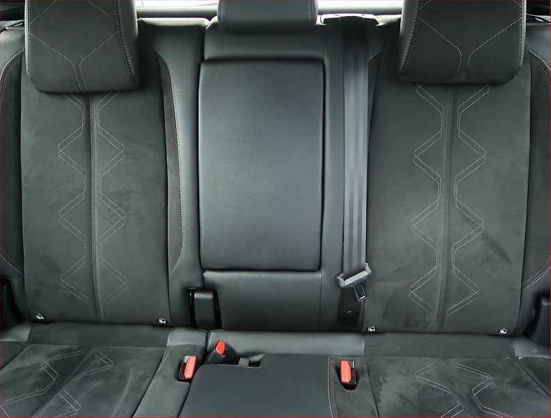 DS Automobiles DS7 Crossback (2022) Performance Line 1.6 PureTech - fotka 10 z 18