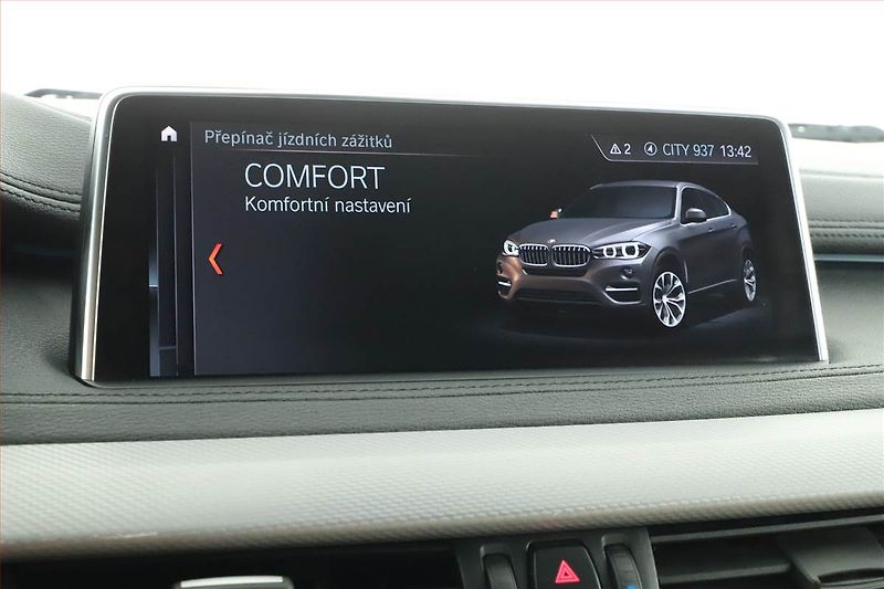 BMW X6 (2018) xDrive30d - fotka 17 z 27