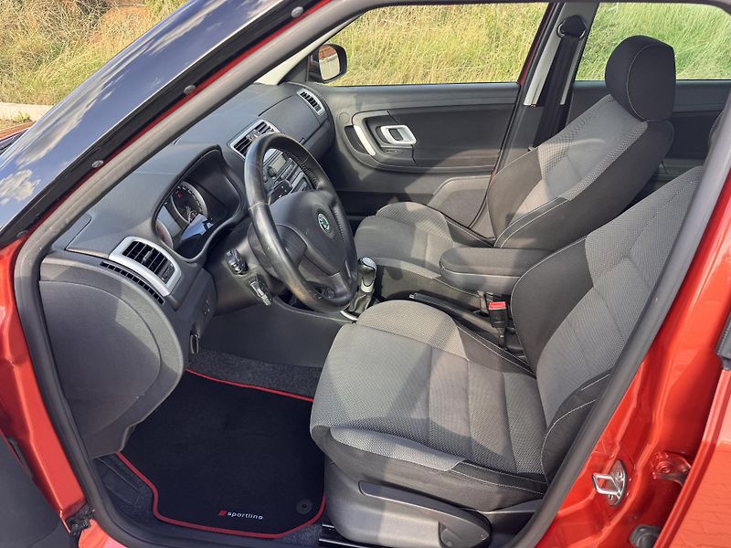 Škoda Fabia 1.4i 63Kw SPORT - fotka 8 z 23