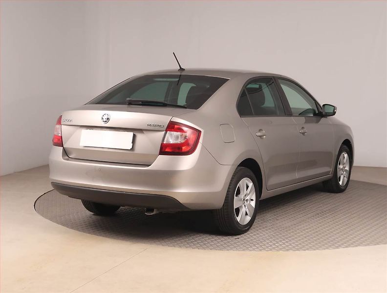 Škoda Rapid (2018) Ambition Plus 1.0 TSI - fotka 5 z 15