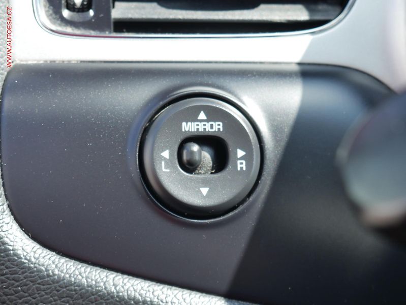 Kia Ceed (2014) 1.4i, 1.maj,ČR, AC - fotka 13 z 19