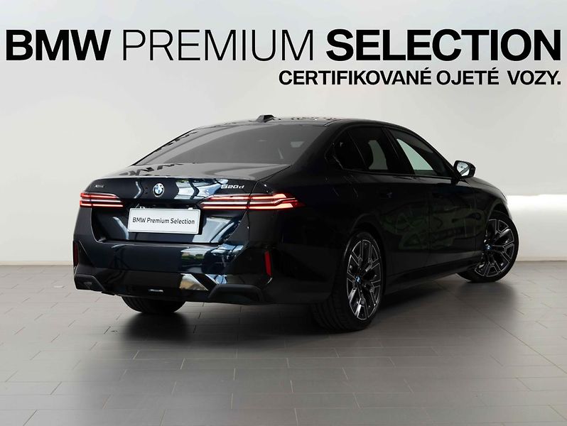 BMW Řada 5 520d xDrive - fotka 5 z 21