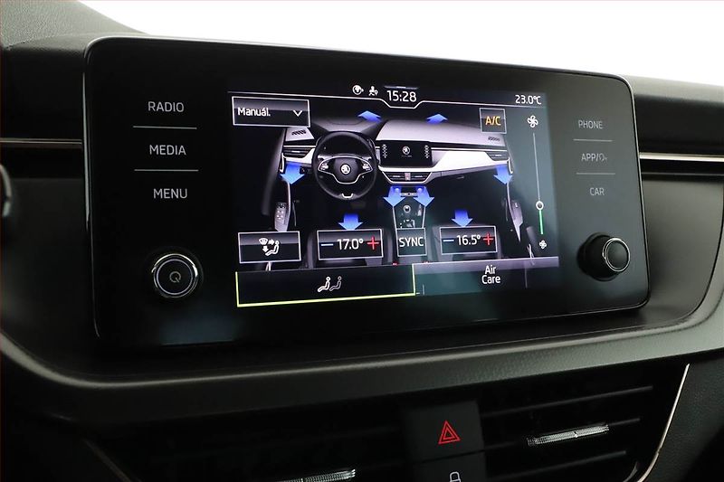 Škoda Kamiq (2023) Style 1.0 TSI - fotka 17 z 20