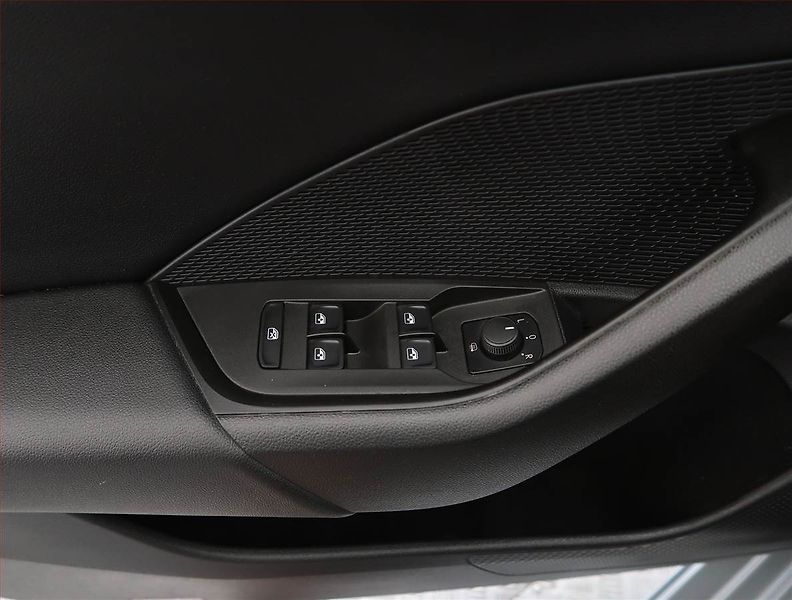 Škoda Octavia (2023) Ambition 2.0 TDI, ČR,1.maj - fotka 23 z 24