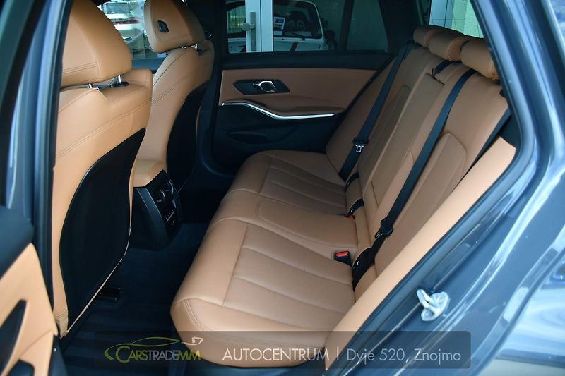 BMW Řada 3 320d xDrive M-SPORT ČR 1.M - fotka 13 z 62