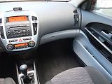 Kia Ceed (2009) 1.6 CVVT, nová STK, udržované - náhled 8