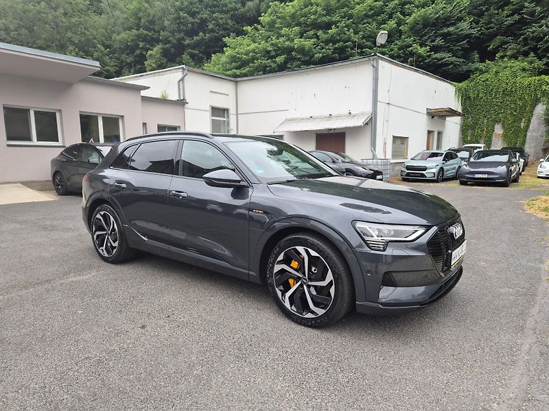 Audi e-tron 55 QUATTRO 300kw 21ALU - fotka 3 z 48