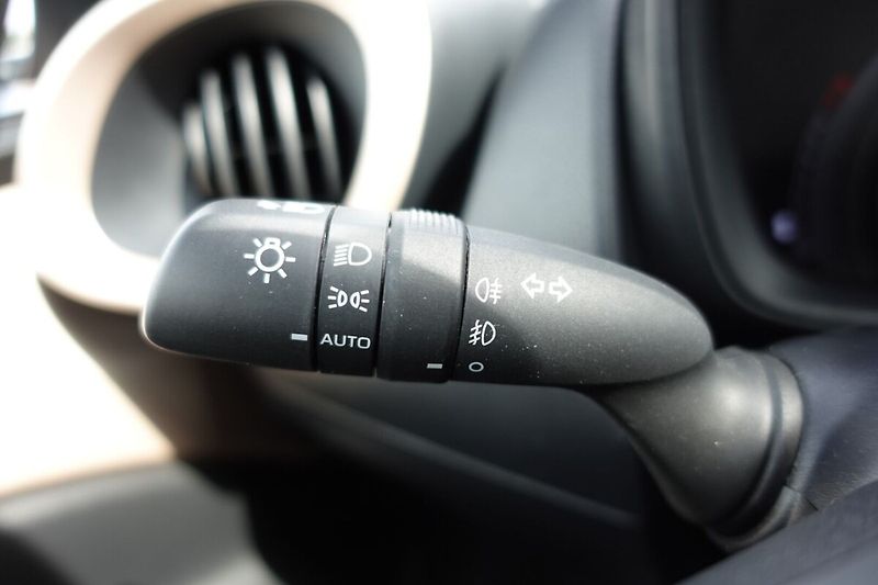 Toyota Aygo 1,0i 53kW M/T Style - fotka 23 z 26