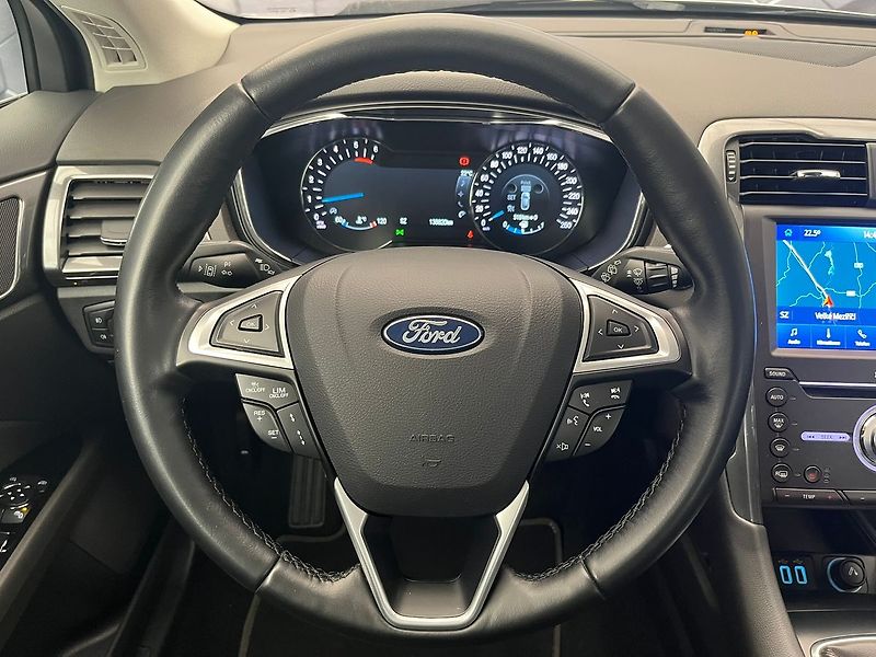 Ford Mondeo 2.0 EB Titanium manuál - fotka 9 z 69
