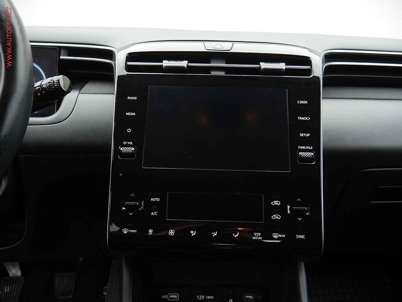 Hyundai Tucson (2023) 1.6 T-GDi, 1.maj,ČR, servis - fotka 11 z 17