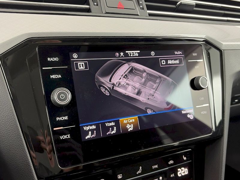 Volkswagen Passat (2022) Business 2.0 TDI 110kW - fotka 19 z 33