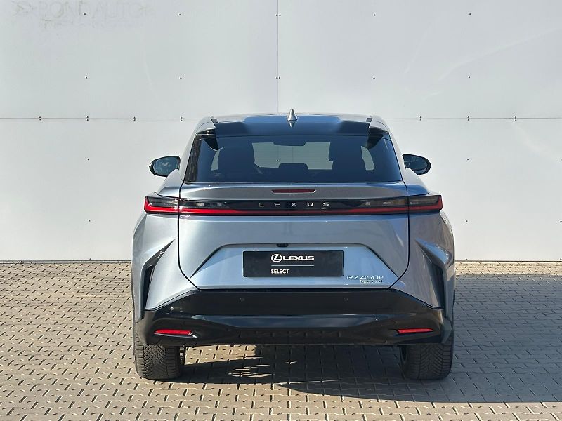 Lexus RZ 450e Luxury Plus Panoramic 4x4 - fotka 9 z 30