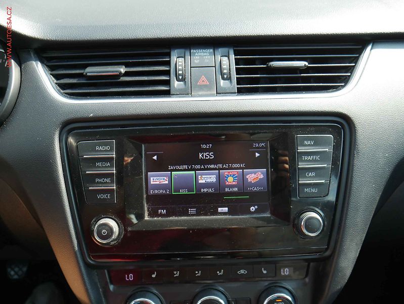 Škoda Octavia (2015) 1.6 TDI, ČR, AC, výhřev sed. - fotka 14 z 16