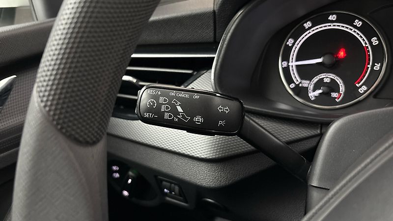 Škoda Scala 1.0 TSI Ambition - fotka 14 z 23