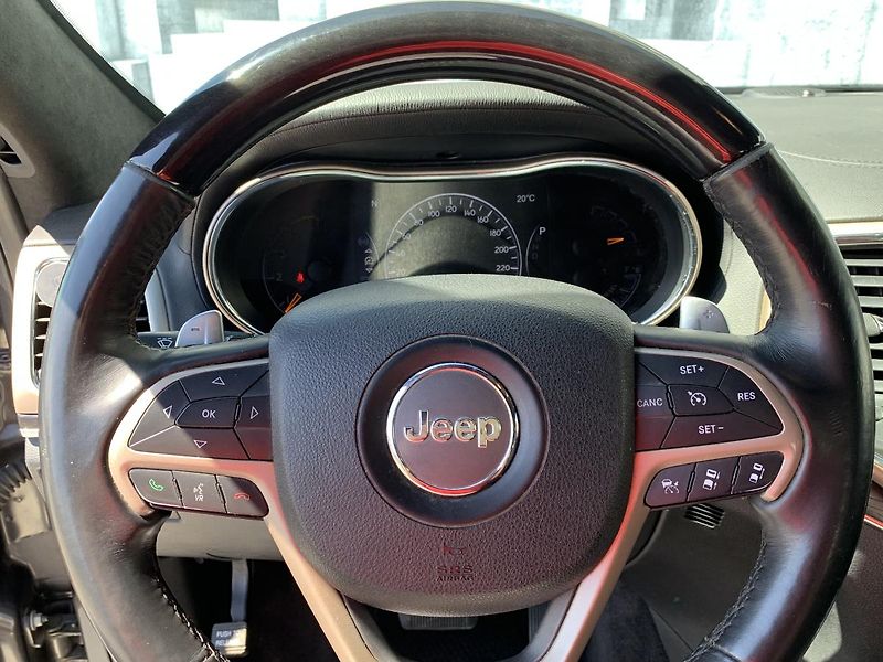 Jeep Grand Cherokee (2017) 3.0CRD,SUMMIT,ČR,DPH,H/K,4X4 - fotka 13 z 23