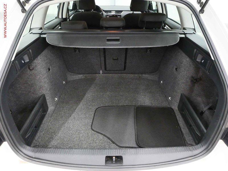 Škoda Octavia (2014) 2.0TDI, ČR, Elegance, bixen - fotka 7 z 20