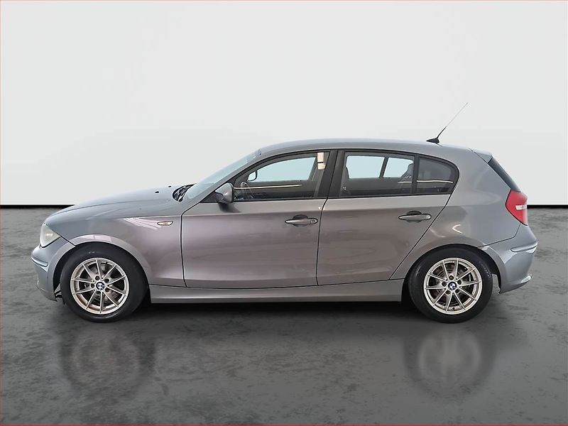 BMW Řada 1 (2011) 118d, po STK, zamluveno - fotka 3 z 18