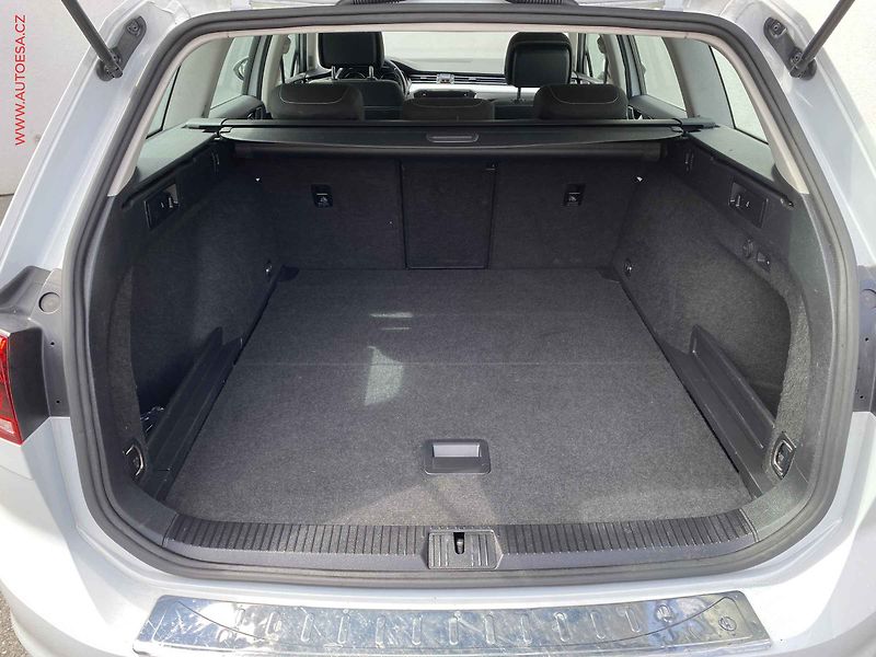 Volkswagen Passat (2023) 2.0 TDi, Business, DSG, LED - fotka 7 z 19