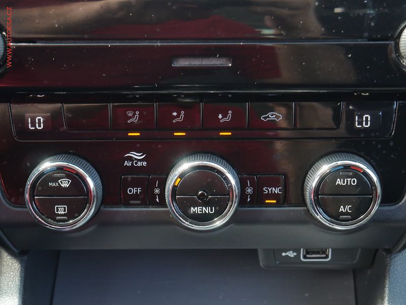 Škoda Octavia (2018) 1.6 TDi, ČR, Ambition Fresh - fotka 15 z 20