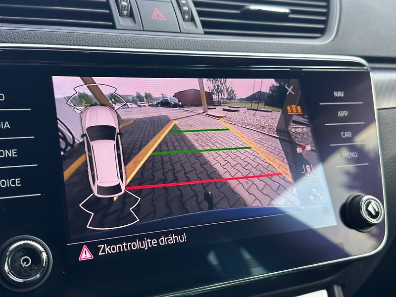 Škoda Superb (2022) 2.0TDi 4X4 SPORTLINE, V ZÁRUCE - fotka 13 z 23