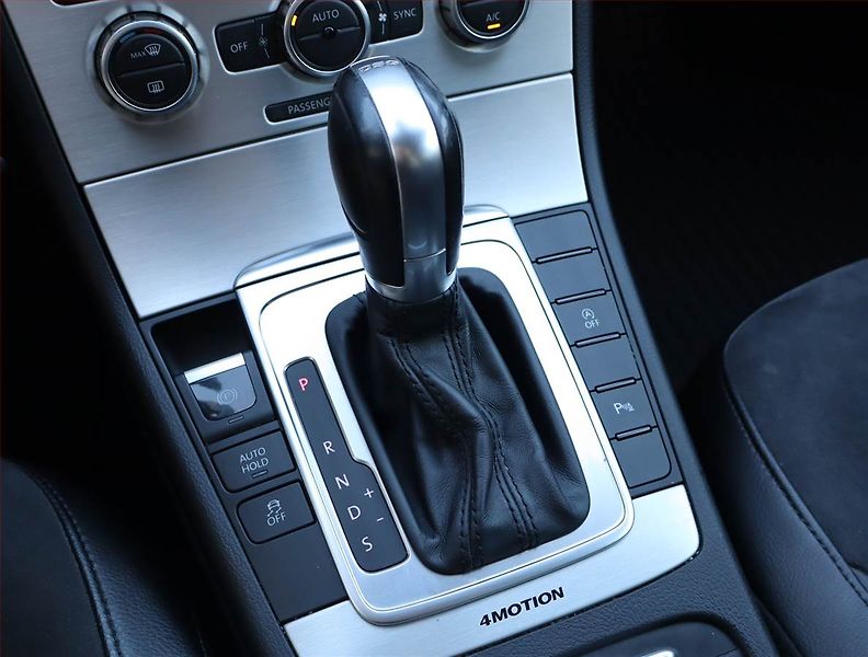 Volkswagen Passat (2014) 2.0 TDI, 4X4, Automat - fotka 13 z 22