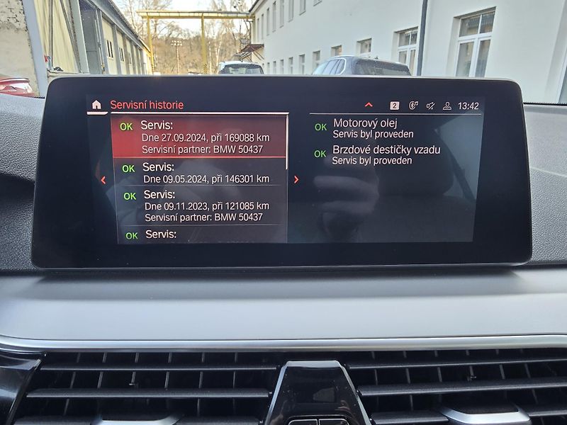 BMW Řada 5 (2021) 518d 110kW LED+NAVI+KŮŽE - DPH - fotka 41 z 58