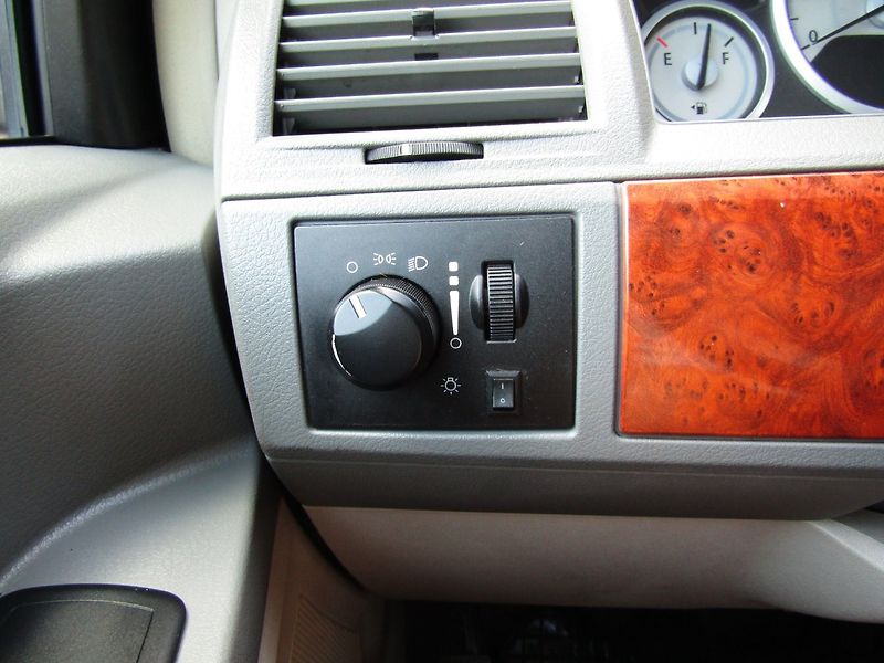 Chrysler Voyager (2007) 3.3 V6 128kW LPG 90L - fotka 27 z 35