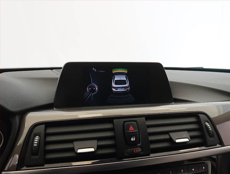 BMW Řada 4 (2015) 430d xDrive, 4X4, Automat - fotka 17 z 25