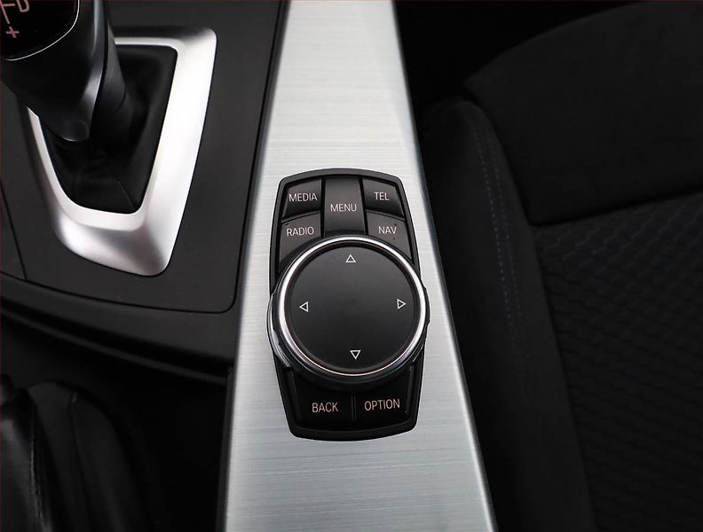 BMW Řada 3 (2015) M Sport 320 d, 4X4, Automat - fotka 11 z 18