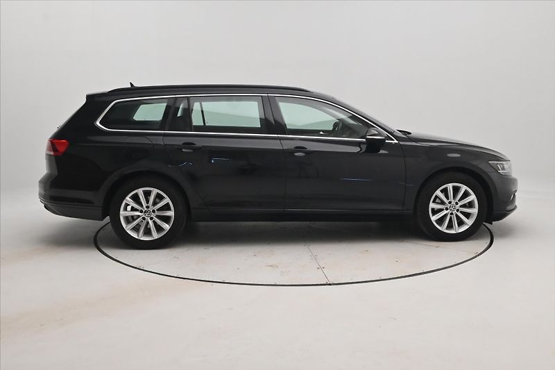 Volkswagen Passat 2,0 TDI 110 kW DSG Business Zá - fotka 4 z 32
