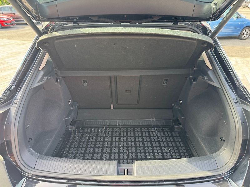 Volkswagen T-Roc (2019) IQ. DRIVE 1,5 TSI 110 KW - fotka 25 z 36