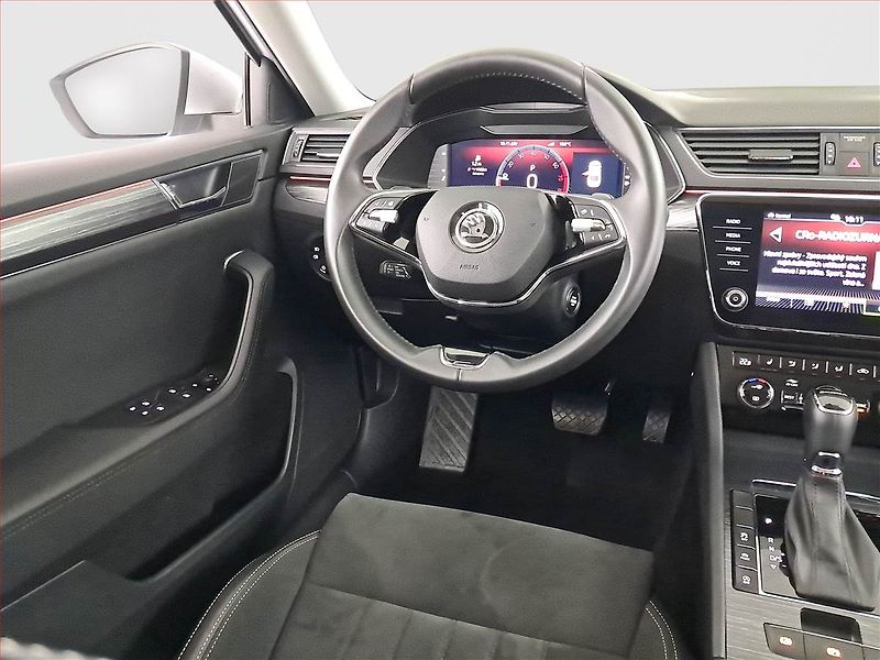 Škoda Superb (2023) 2.0 TSI - fotka 7 z 24