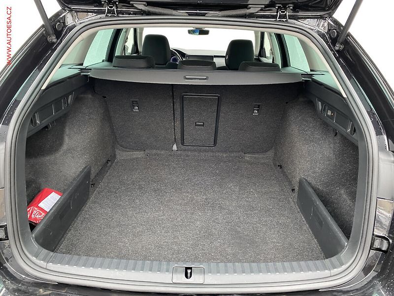 Škoda Octavia (2020) 2.0 TDi, Style, DSG, LED - fotka 7 z 18